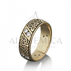 Обручальное кольцо из красного золота с бриллиантами Трикветр