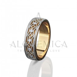 Золотое обручальное кольцо с бриллиантами Лунная призма