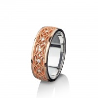 Обручальное кольцо из комбинированного золота с бриллиантами "Лунная призма"