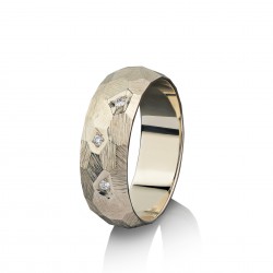 Обручальное кольцо из белого матового золота оттенка шампань с бриллиантами "Тысяча граней любви"