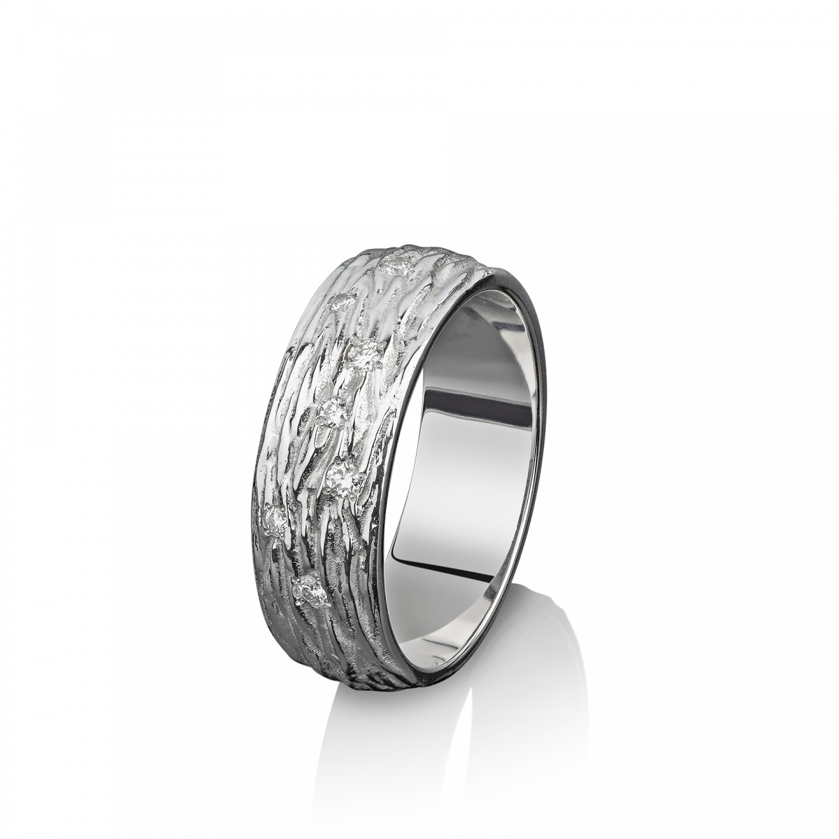Обручальное кольцо из белого золота с бриллиантами "Ива"
