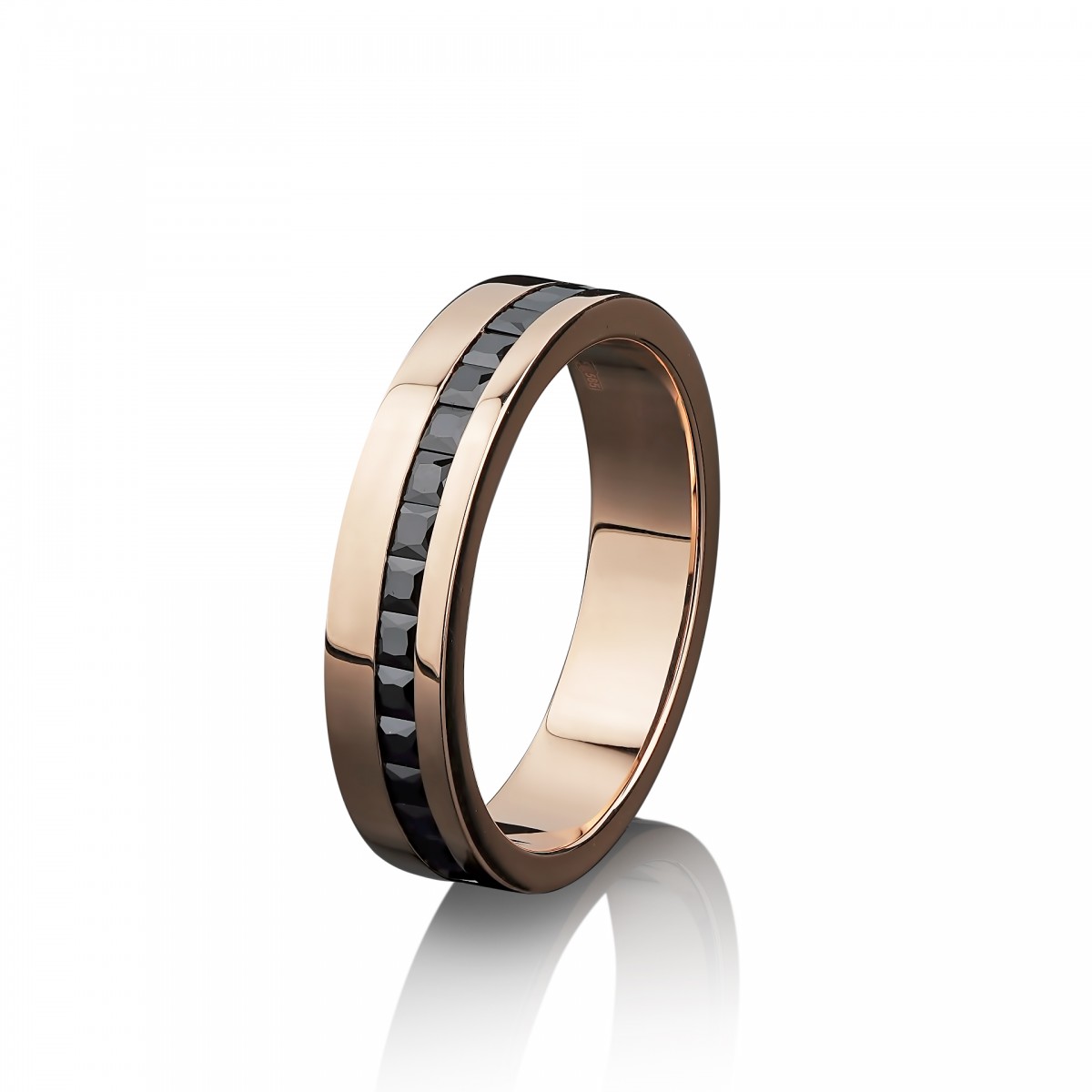 Обручальное кольцо из красного золота с черной шпинелью